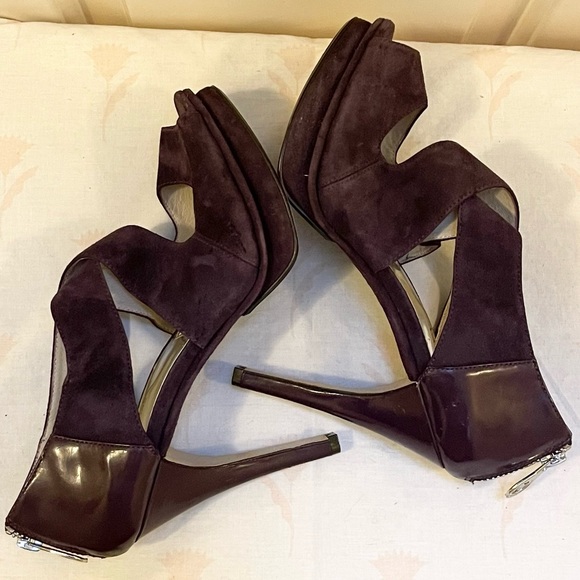 Michael Kors heeled peep toe sandals - Picture 8 of 11